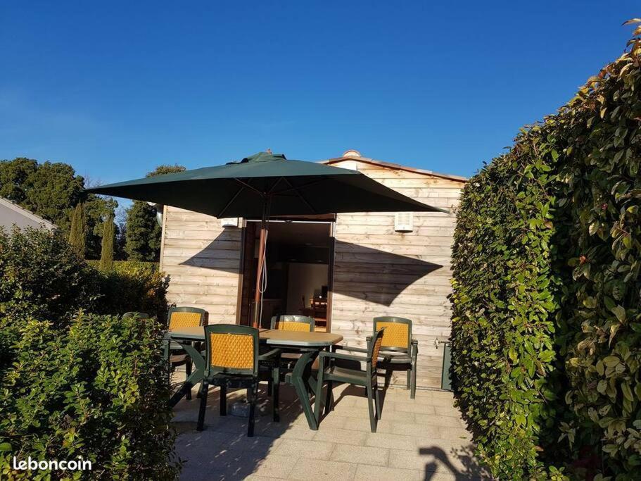 Chalet De Charme Climatise Sur La Route Du Ventoux Carpentras Kültér fotó